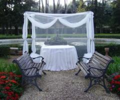 Ricevimento di matrimonio in giardino
