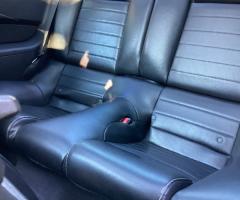 Mustang Wedding - L'interno posteriore