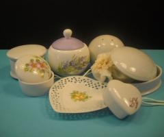 Porcellane dipinte a mano come bomboniere di matrimonio