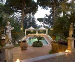 La piscina della location di matrimonio