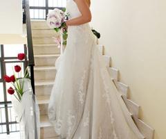 Sposa per le scale