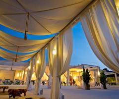 COCO - Beach Club & Eventi di Classe - Allestimento con gazebi per il matrimonio