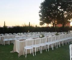 Tavolo imperiale in giardino