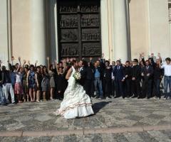 Foto di gruppo con gli sposi