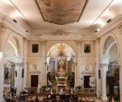 Foto panoramica della chiesa