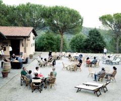 Camperchi S.A.R.L. - Vista della location delle Scuderie