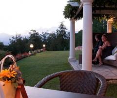 Momento di relax durante il ricevimento di matrimonio