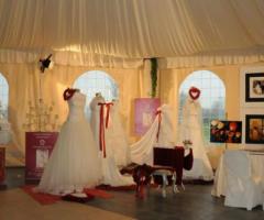 Vari modelli di abiti da sposa realizzati su misura