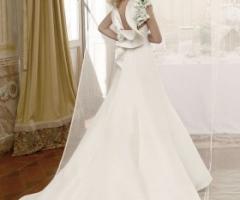 Abito da sposa con lungo strascico - Collezione Romeo e Giulietta
