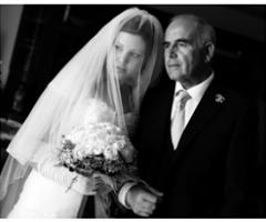 Sposa con il papà in b/n