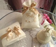 Ricameria Marco Polo: bustine artigianali per confetti a Catania