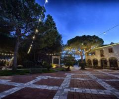 Antica Masseria Martuccio - Uno scorcio della masseria di sera