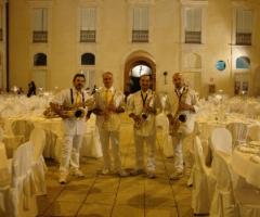 Il gruppo al completo pronto per suonare ad un matrimonio