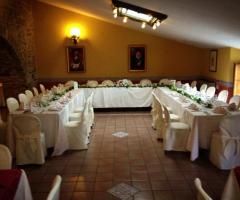 A Castellana - Allestimento dei tavoli del ricevimento ad L