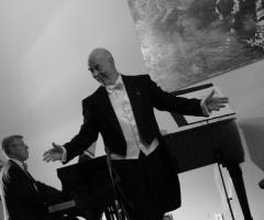 cantante voce basso Archi Delle terme