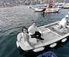Foto degli sposi sulla barca