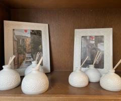 Elisa di Elisa Casella - Bomboniere solidali Cuorematto in porcellana