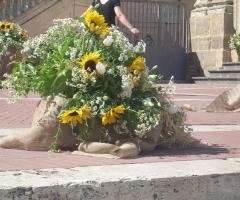 Composizione country chic con girasoli