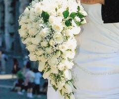 Bouquet della sposa dallo stile a goccia