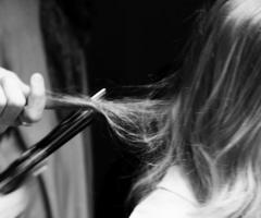 Preparazione per acconciatura sposa di Claudio Coco, parrucchiere sposa ad Adrano (Catania)