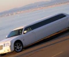 Maurices Cars Autonoleggi - Limousine bianca