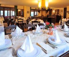 Ampia sala interna per ricevimento di matrimonio presso l'agriturismo L'Airone