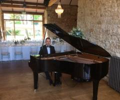 Marco Bruggi Musica - Al pianoforte