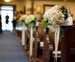 Addobbo banco della chiesa con ortensie - Flor Passion a Milano