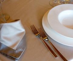 Dettaglio della mise en place presso il Baglio della Luna