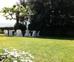 Ricevimento di matrimonio in giardino