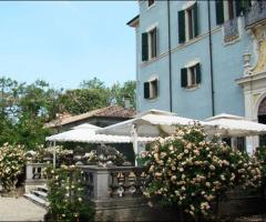 La porta d'ingresso della villa