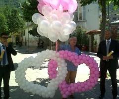 Cuori di palloncini per gli sposi