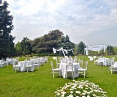 Tavoli per il matrimonio all'aperto