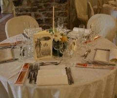 A Castellana - Allestimento dei tavoli del ricevimento