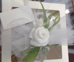 Confezionamento bomboniere di nozze - Petali di Carta