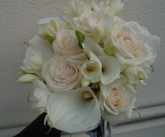 Bouquet rose fresie e calle
