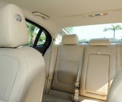 Interni della Jaguar XF Premium