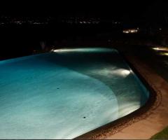 Piscina illuminata di notte per i matrimoni - Il Belvedere