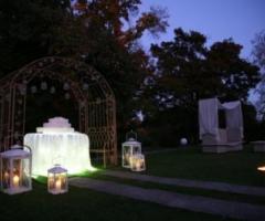 Vista notturna della location di nozze