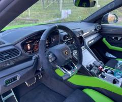 Supercarforyou - Lamborghini Urus interni