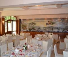 Sala del ristorante Berna allestita per il ricevimento di nozze