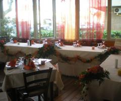 Mise en place arancio per il matrimonio