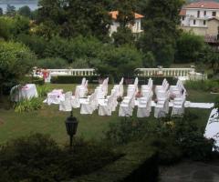 Villa Giani - Allestimento di una cerimonia nel parco