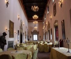 Tavoli per gli invitati alle nozze