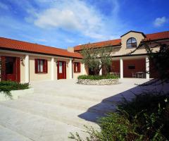 l'ingresso alle cantine