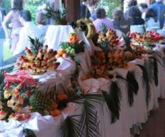 Buffet di frutta per le nozze