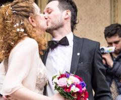 Stefano Scelzi Fotografo - Il bacio fuori dalla chiesa