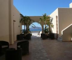 Spazio esterno verso il mare