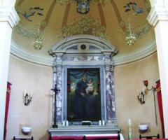 Altare della Chiesetta del settecento di Villa Ducale