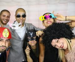 Cube Photo Booth - Maschere e parrucche per divertirsi